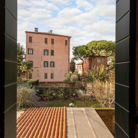 Bed And Breakfast Casa Delle Rose Lido Venezia Lido di Venezia ภายนอก รูปภาพ