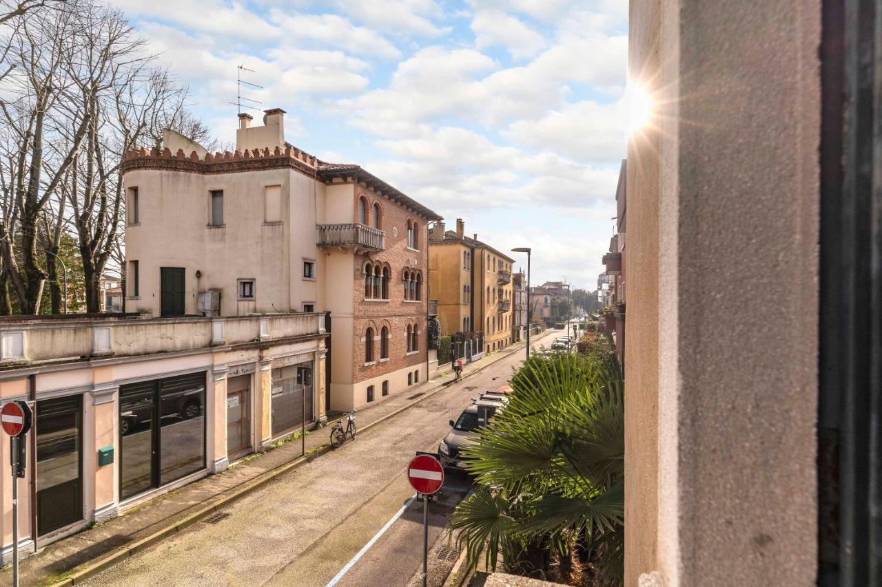 Bed And Breakfast Casa Delle Rose Lido Venezia Lido di Venezia ภายนอก รูปภาพ
