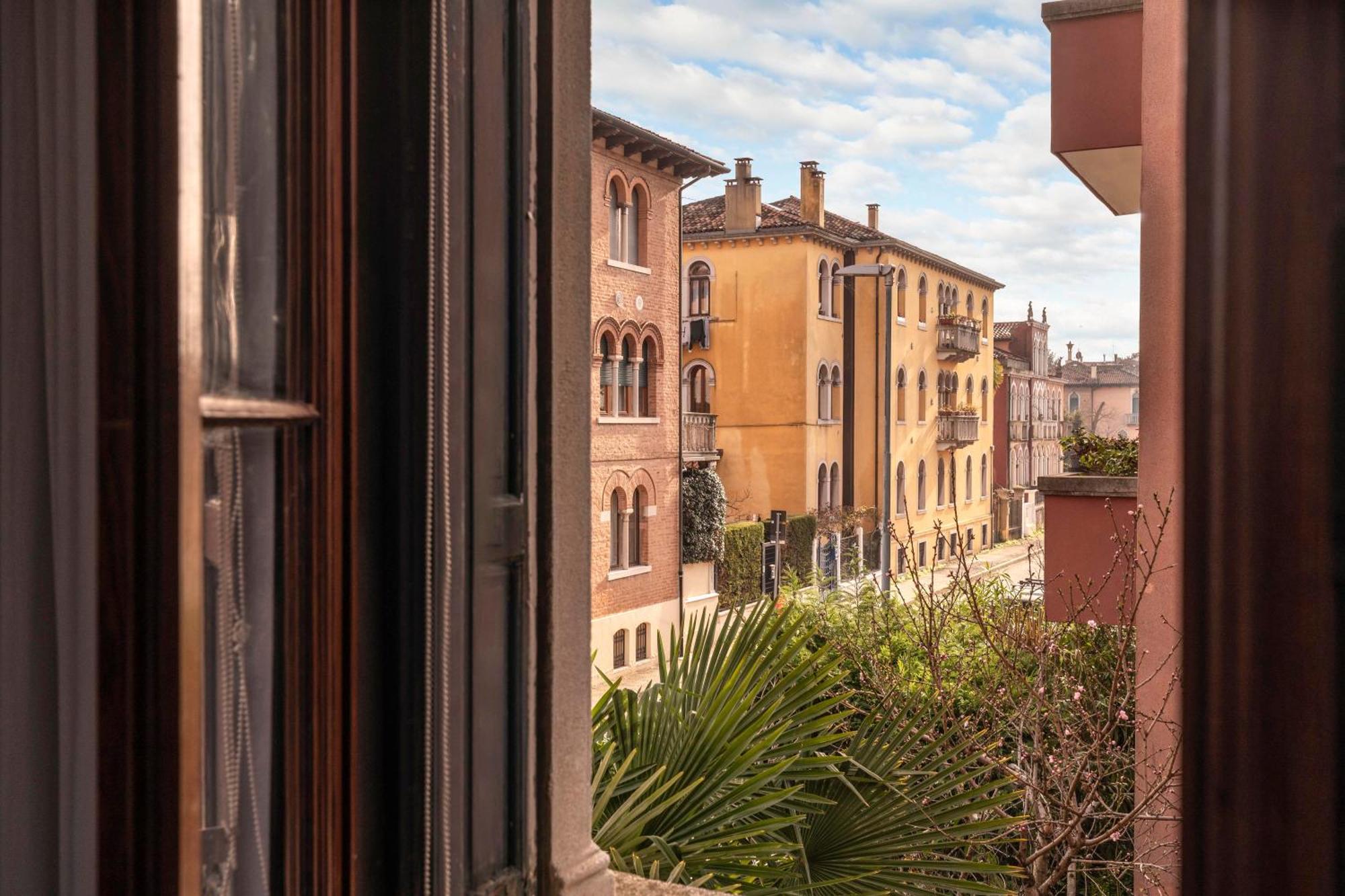Bed And Breakfast Casa Delle Rose Lido Venezia Lido di Venezia ภายนอก รูปภาพ